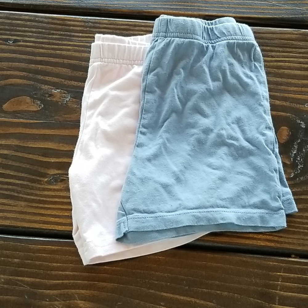 2 Carters shorts size 7